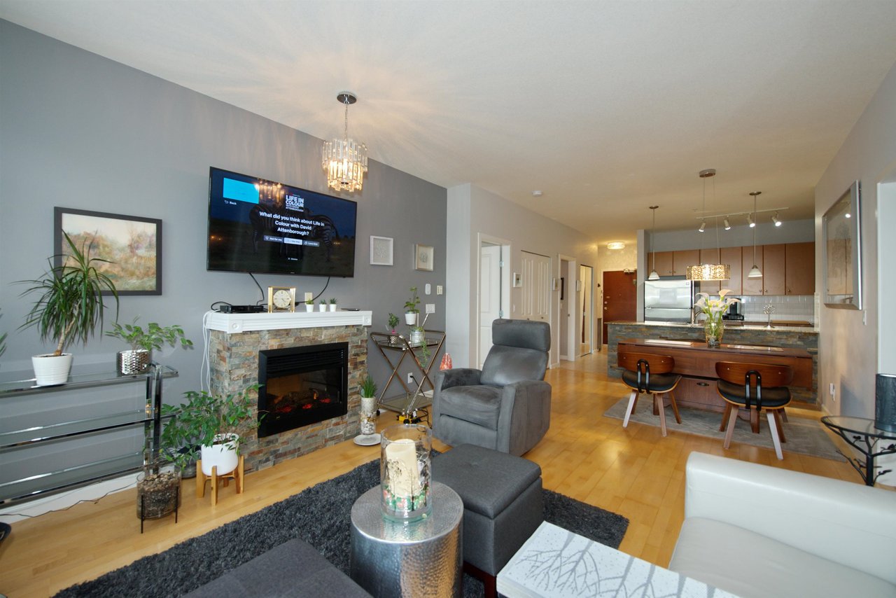 206-15385 101a Avenue, Surrey