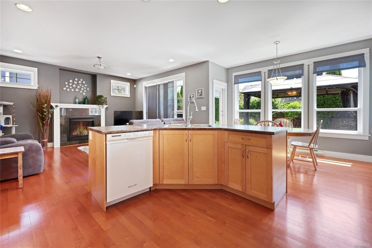 4138 Hatfield Rd