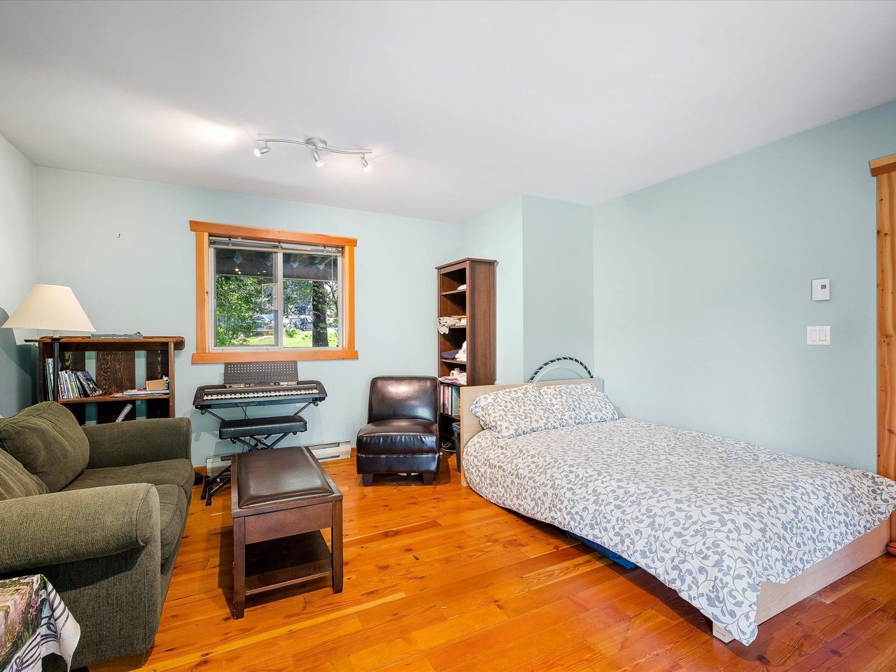 1349 Elmwood Dr