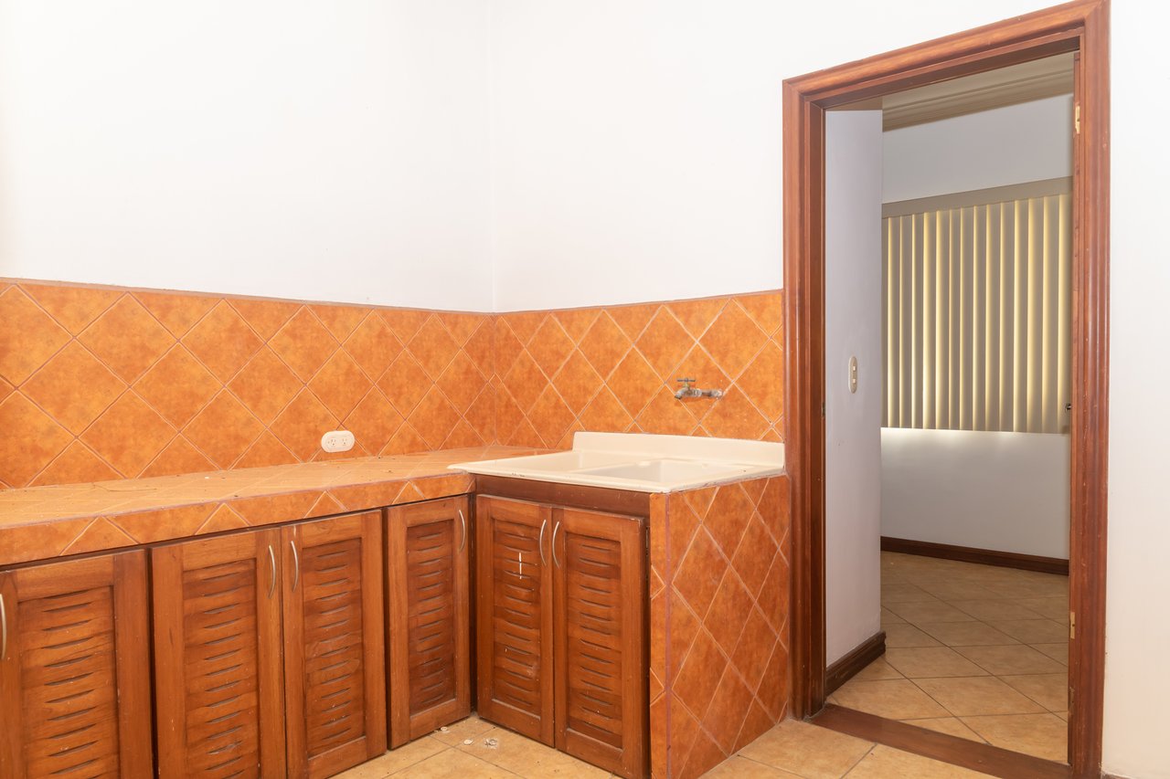 Colonial Gated Community Villa, Curridabat, San Jose