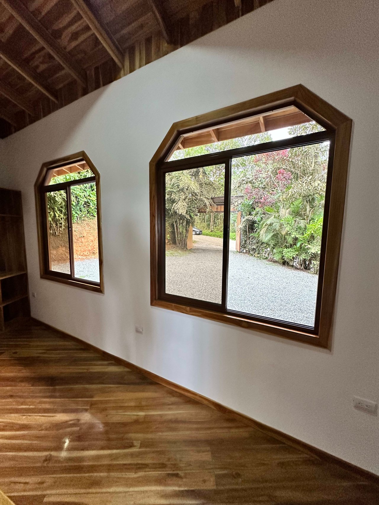 Discover the Charm of an Exotic Home in Las Tumbas, Costa Rica