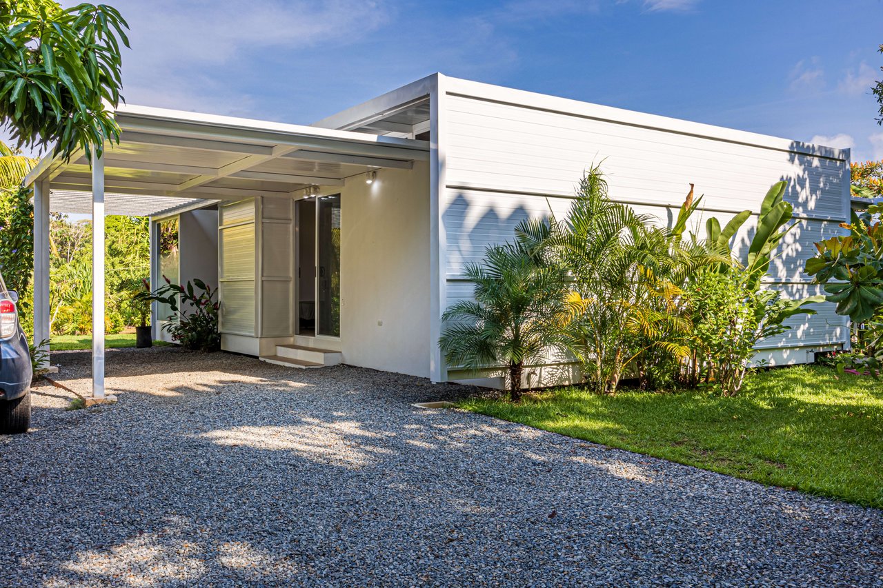 Casa Las Palmeras, Stunning Mountain and Ocean View Home
