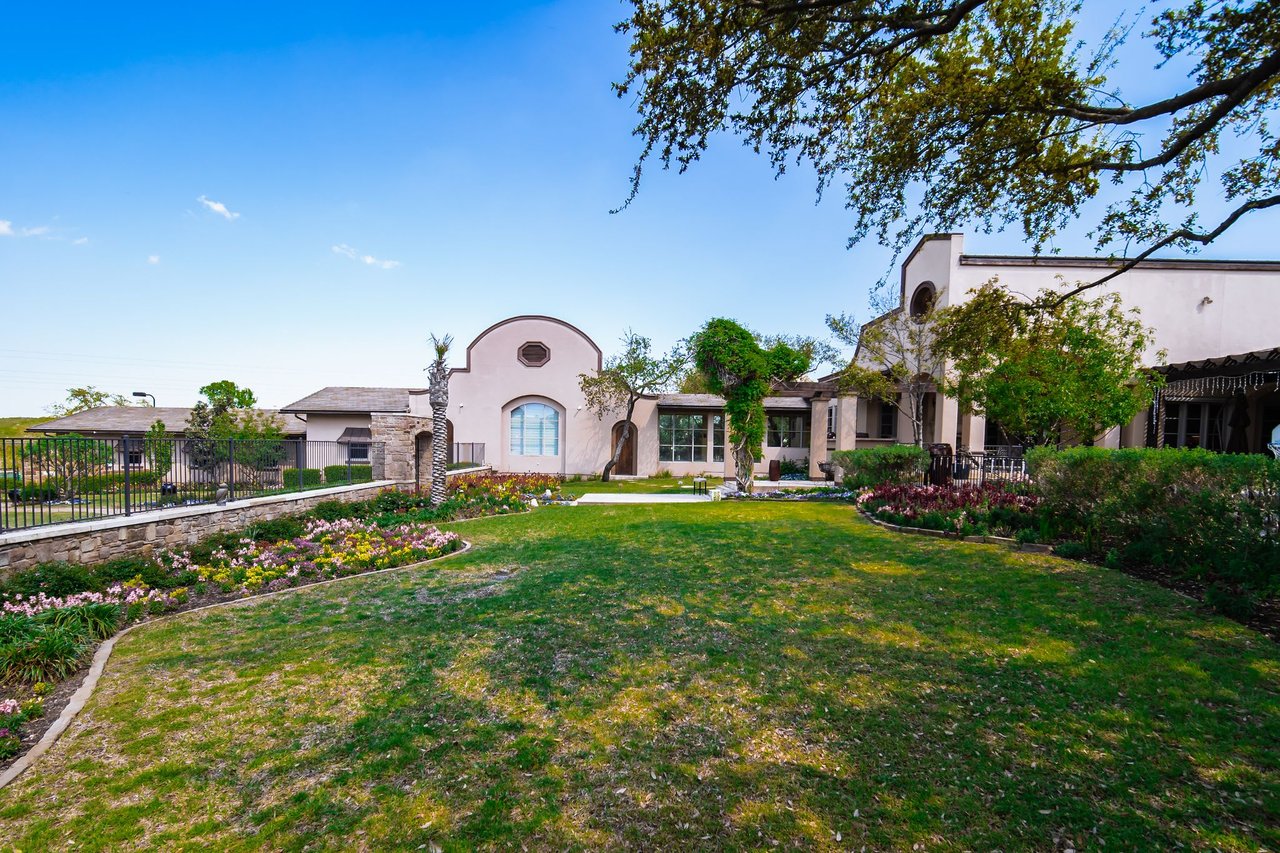 Gated Estate in Seven Oaks