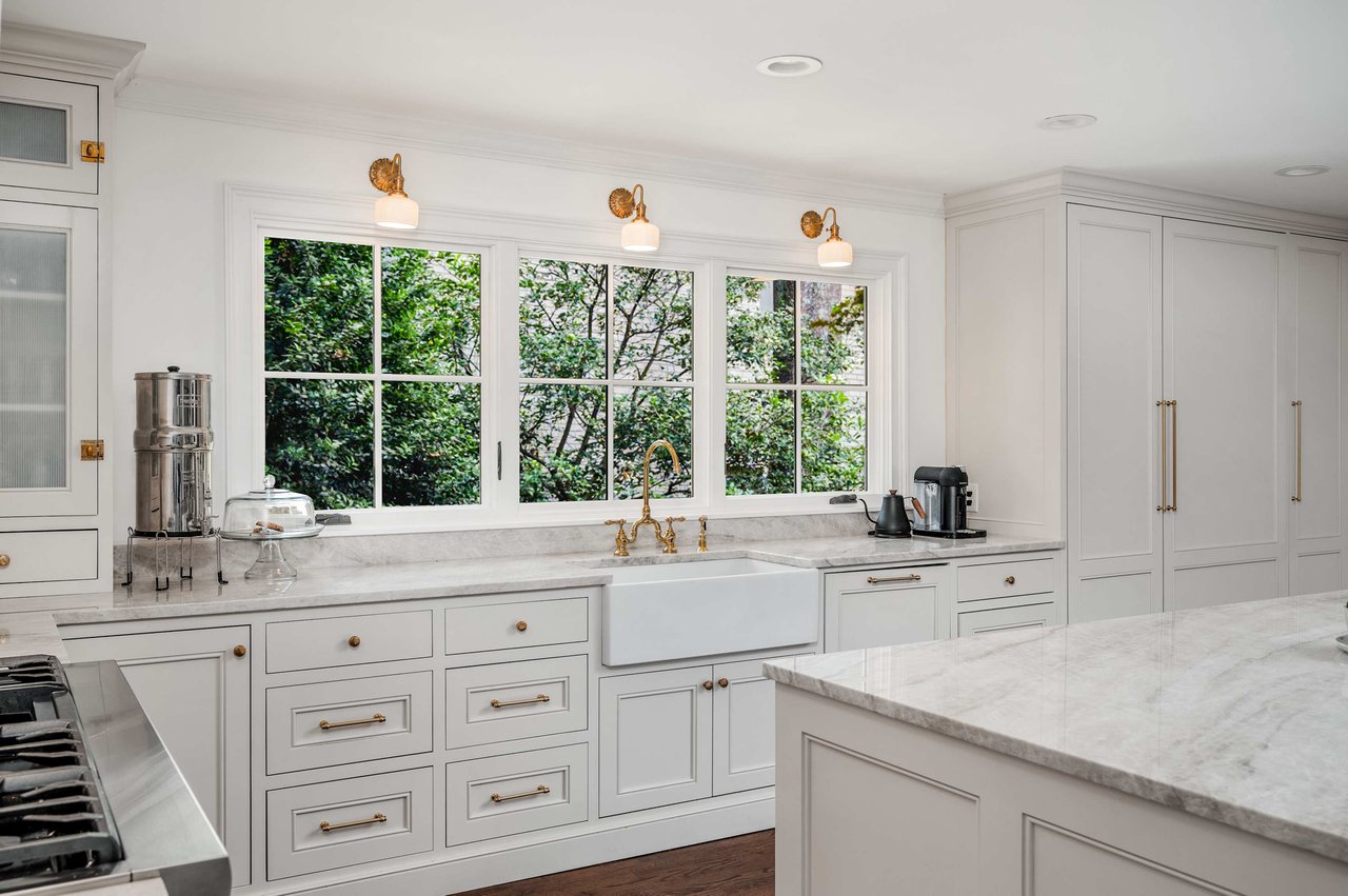 311 Broadland Rd NW