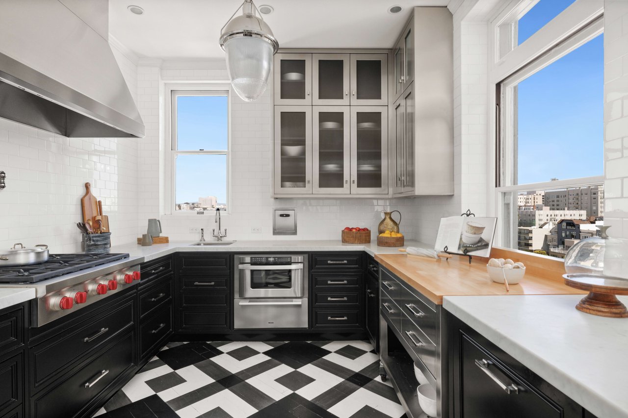 Grand Scale, Pre-War Apartment with North Bay Views