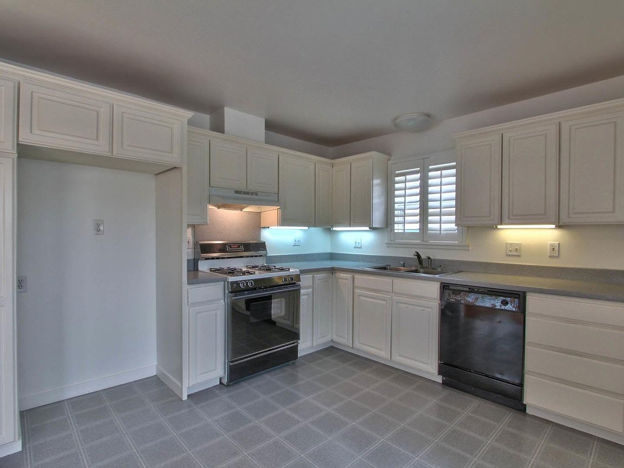 139 Dunecrest Ave