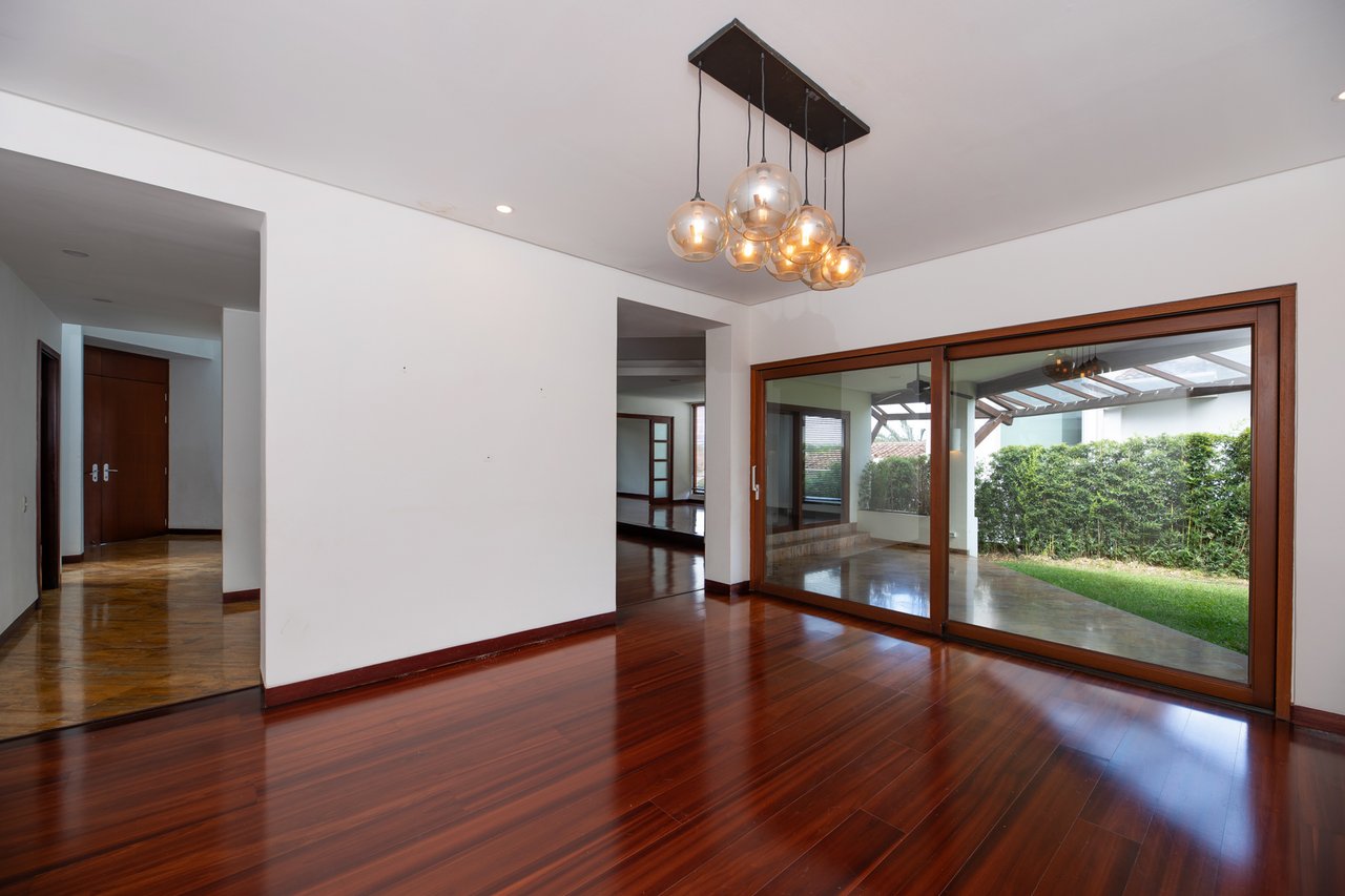 Modern Rented Estate, Escazu, San Jose