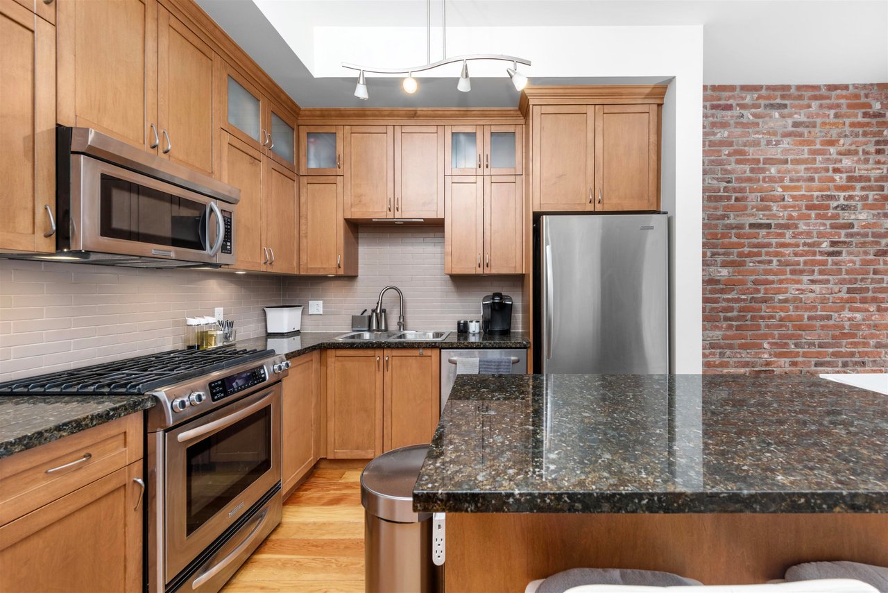 211-240 Salter St