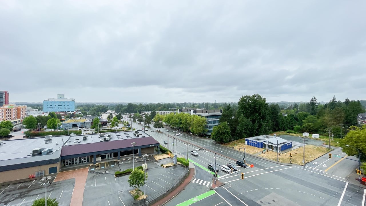812-13615 Fraser Hwy