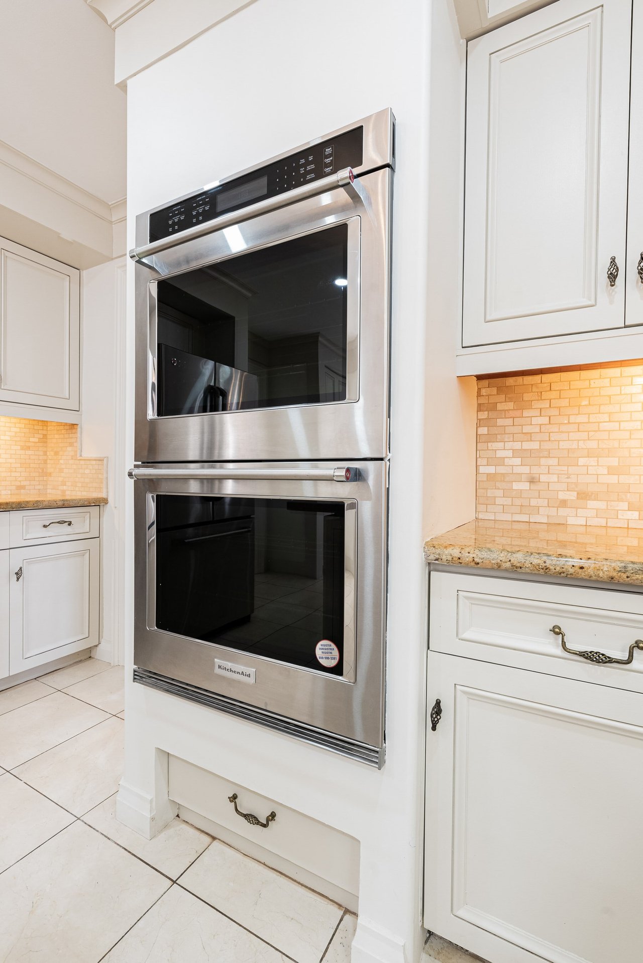 172 Nicholson Court, Burlington