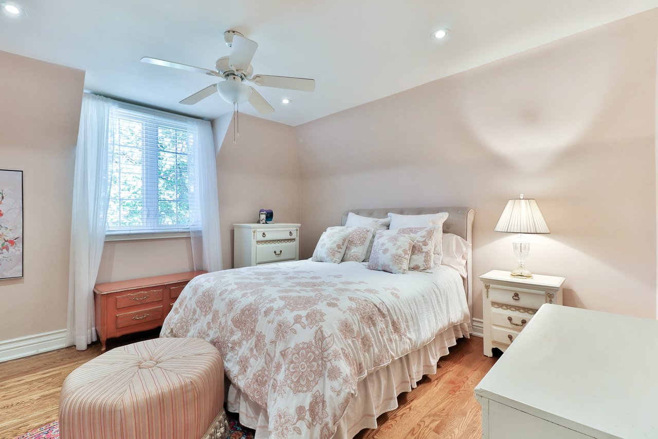 2200 Shardawn Mews