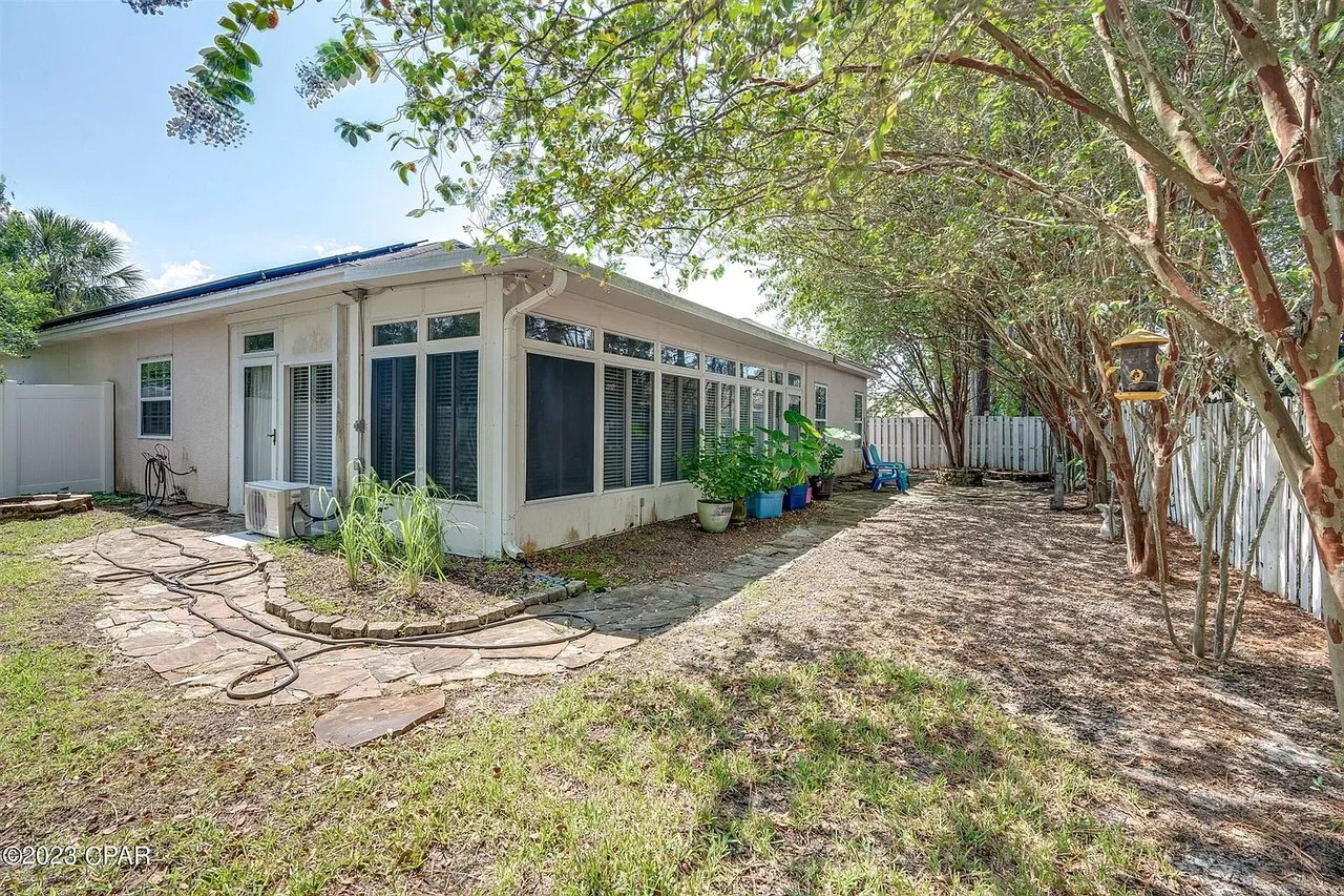 200 MIDDLEBURG Drive