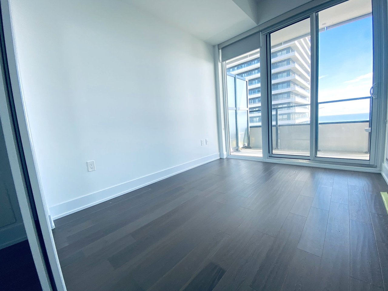 30 Shore Breeze Dr, Unit 4017