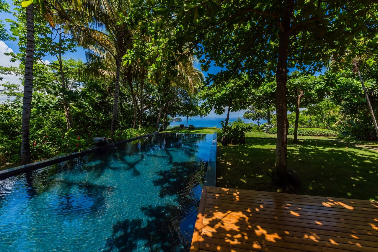 La Libertad | Near the Coast House For Sale in Papagayo