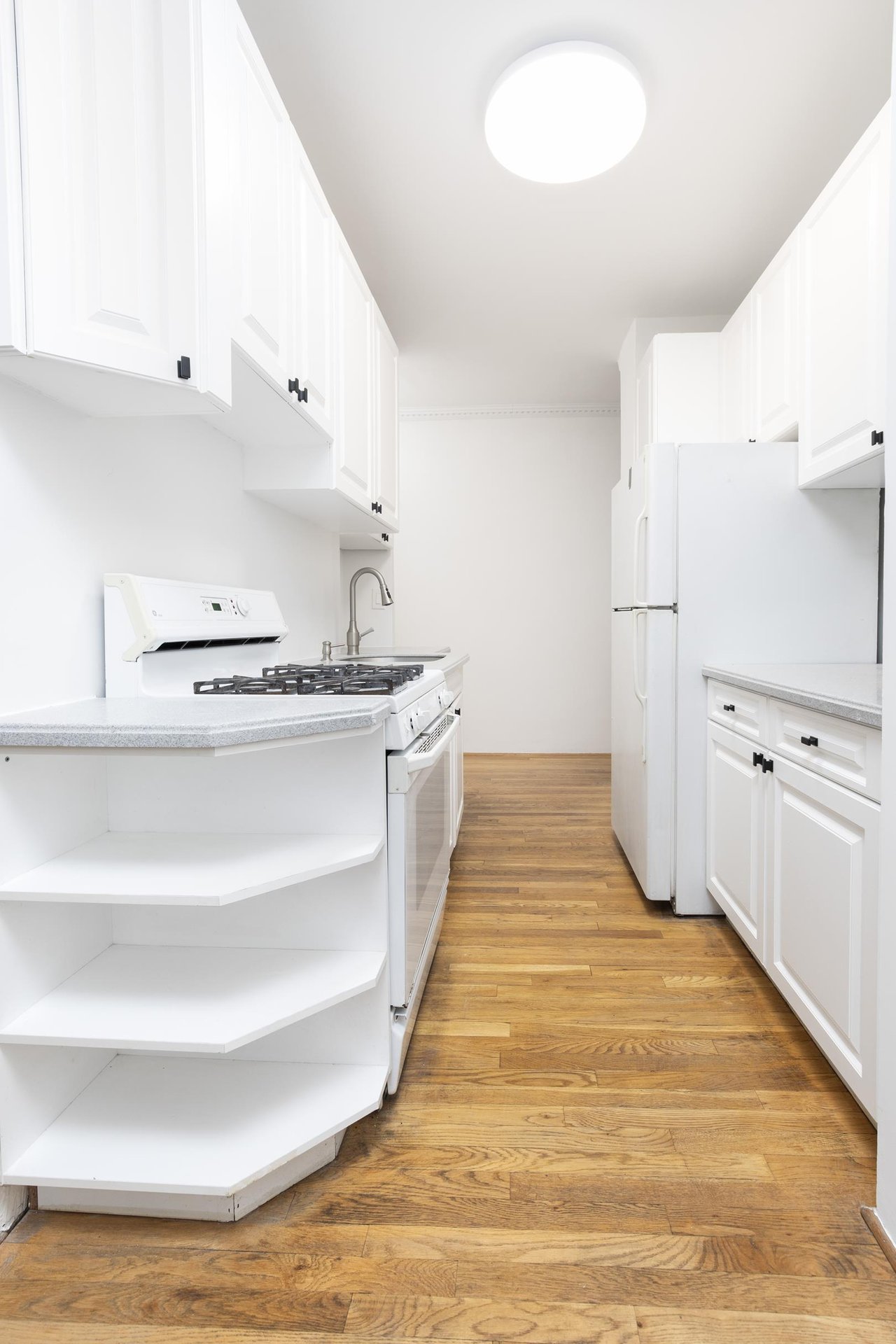 90 La Salle Street, Apt 4-D