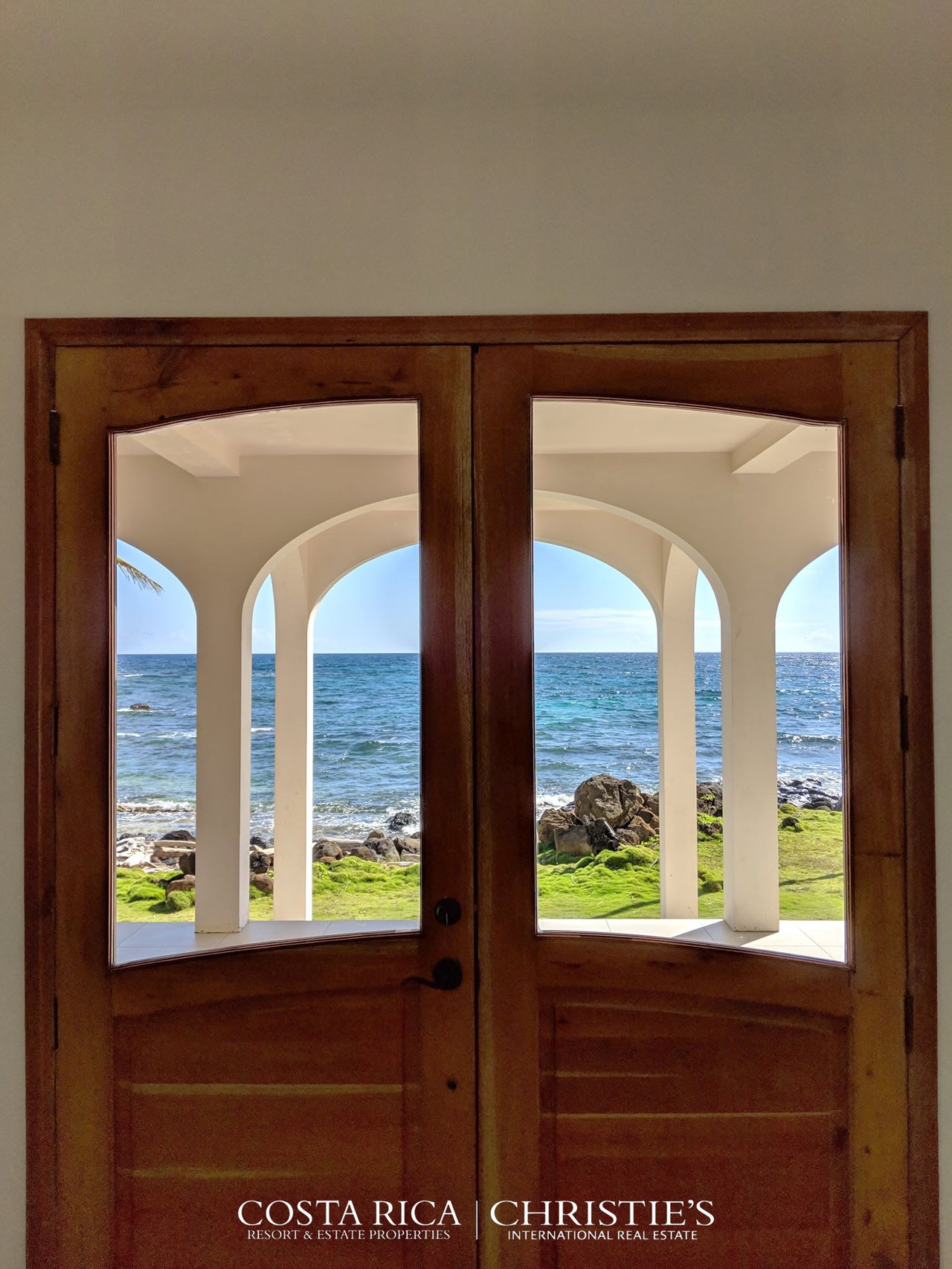 Corn Island Beachfront Oasis