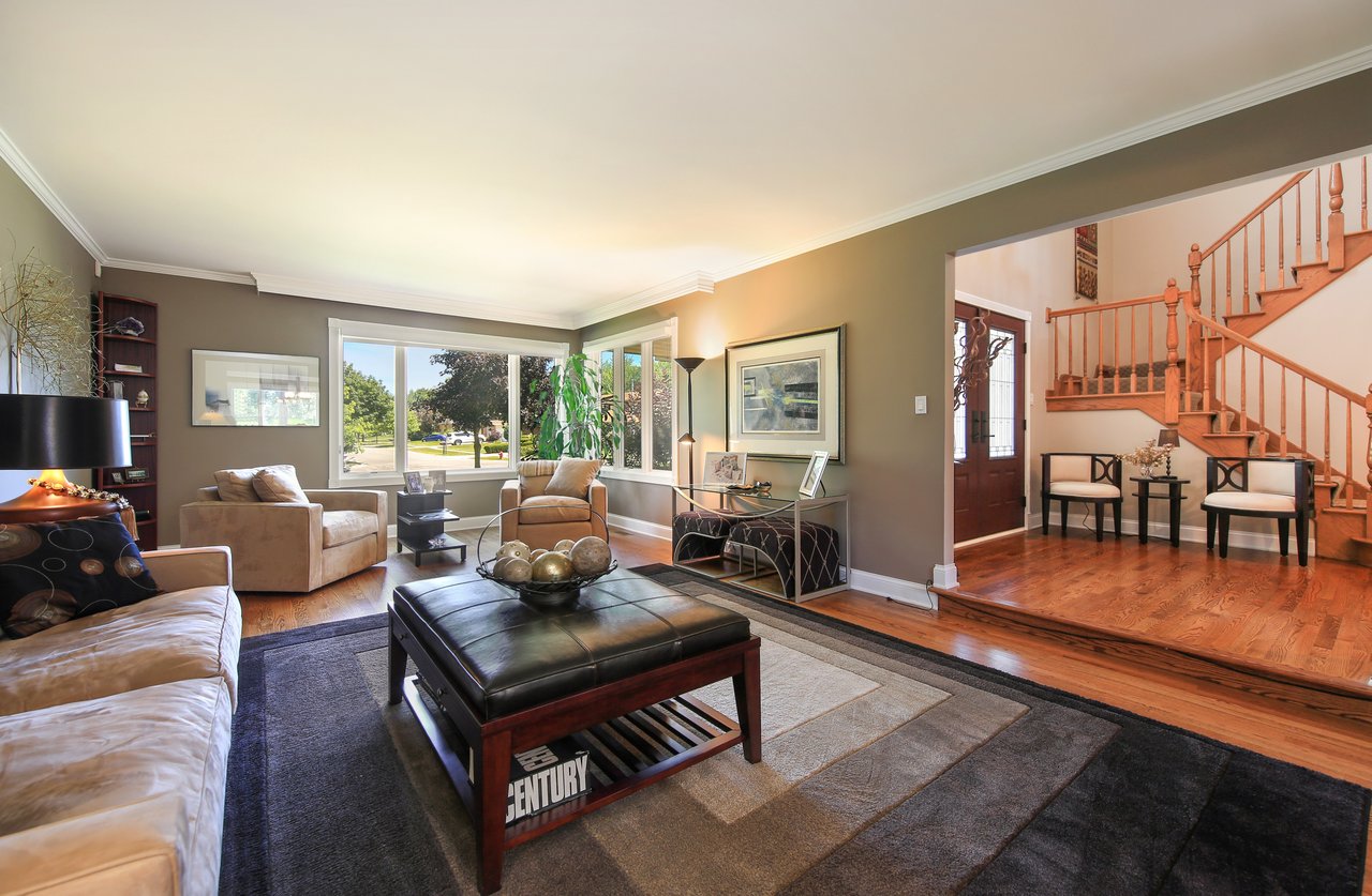 Beautifully Appointed Home Perfect For Entertaining