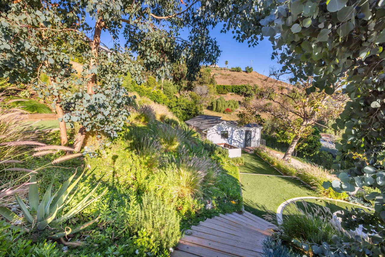 Malibu Hideaway w Ocean View, Hot Tub & Fire Pit