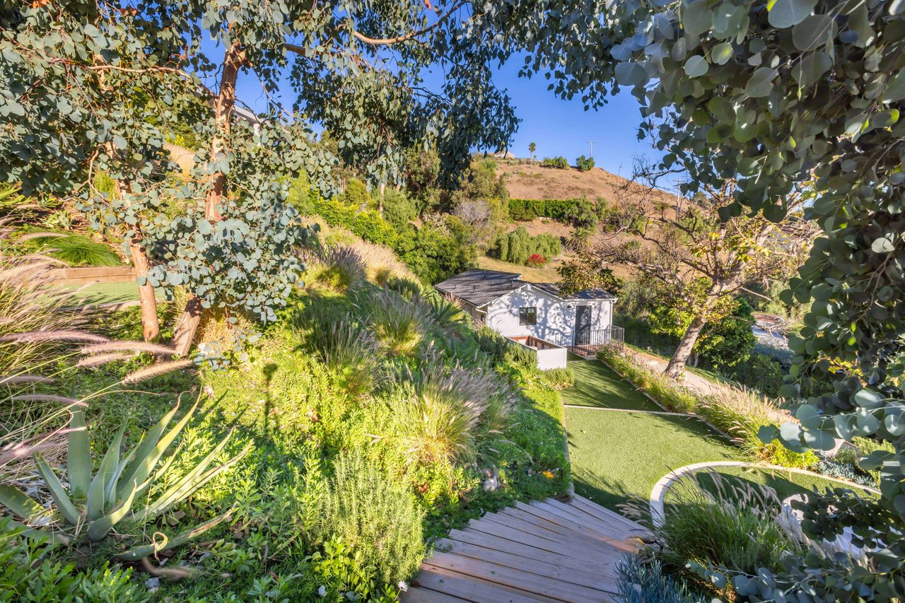 Malibu Hideaway w Ocean View, Hot Tub & Fire Pit