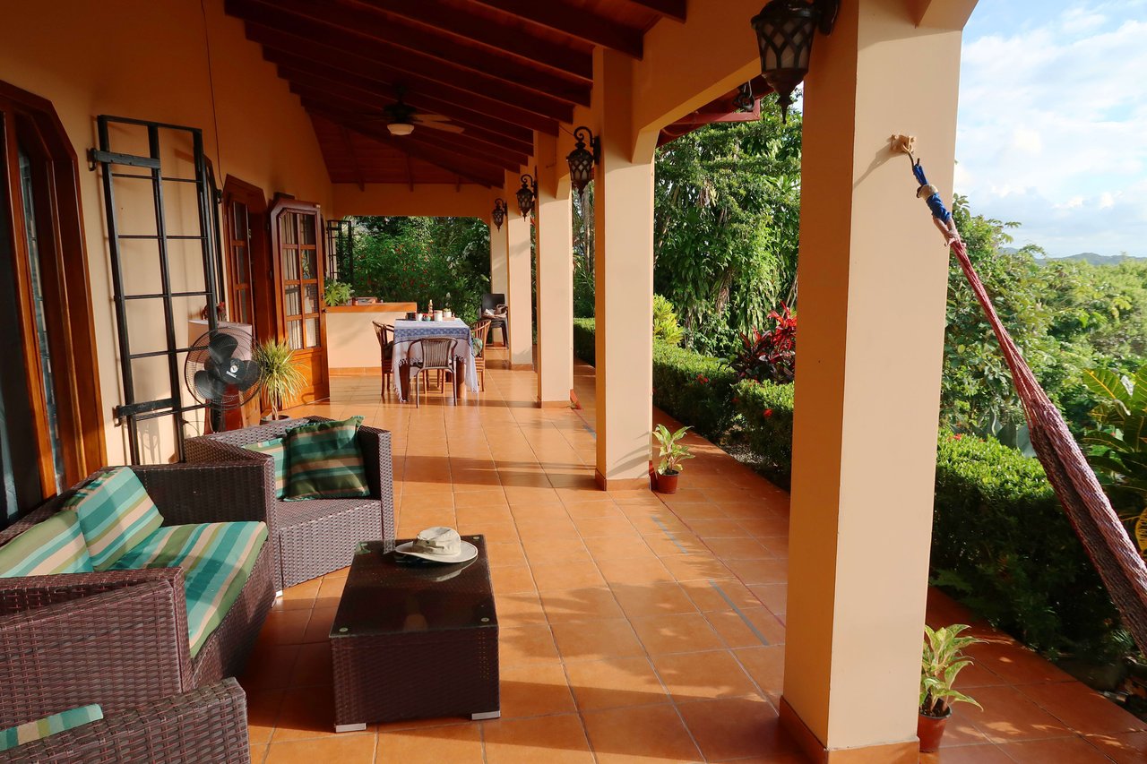 Casa Puesta Del Sol, Front Ridge Ocean View Home in Ojochal