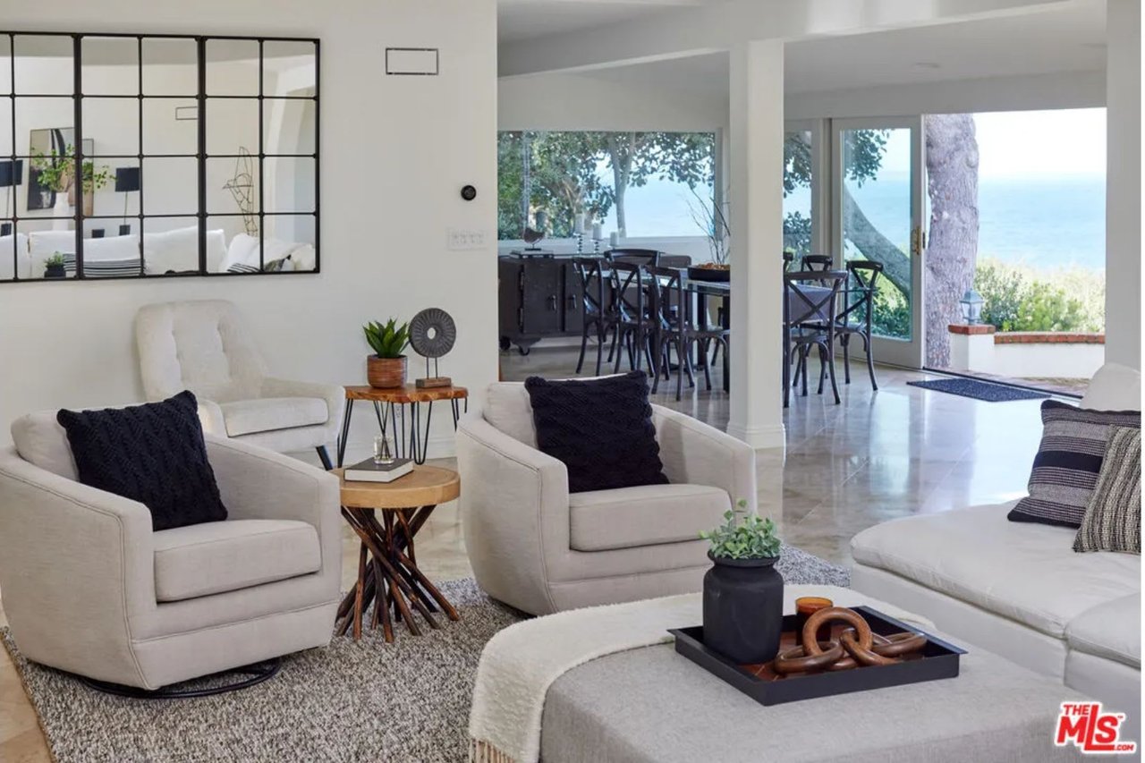 1115 Palos Verdes Dr