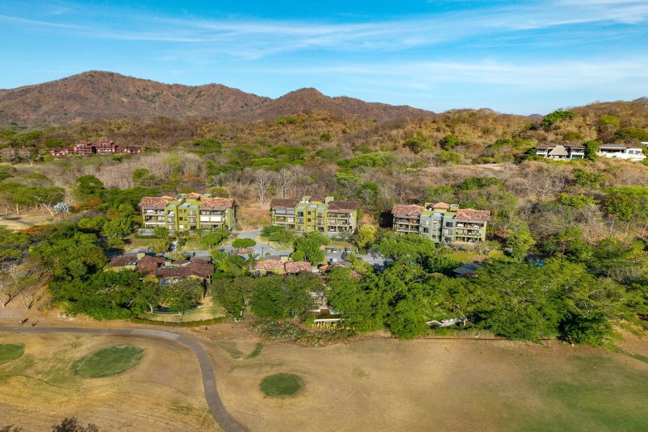Renovated Carao Golf Condo, Flamingo, Guanacaste
