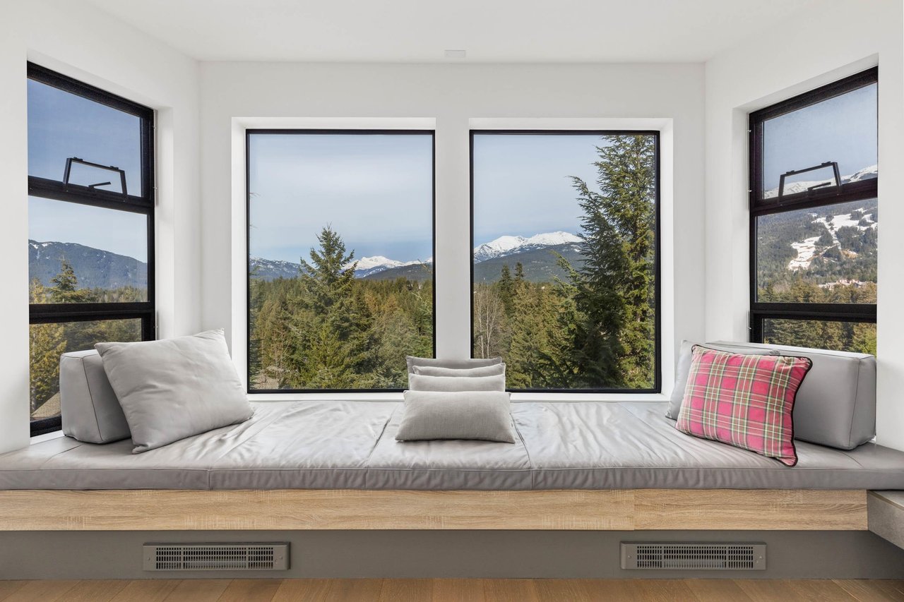 406-3317 Ptarmigan Pl
