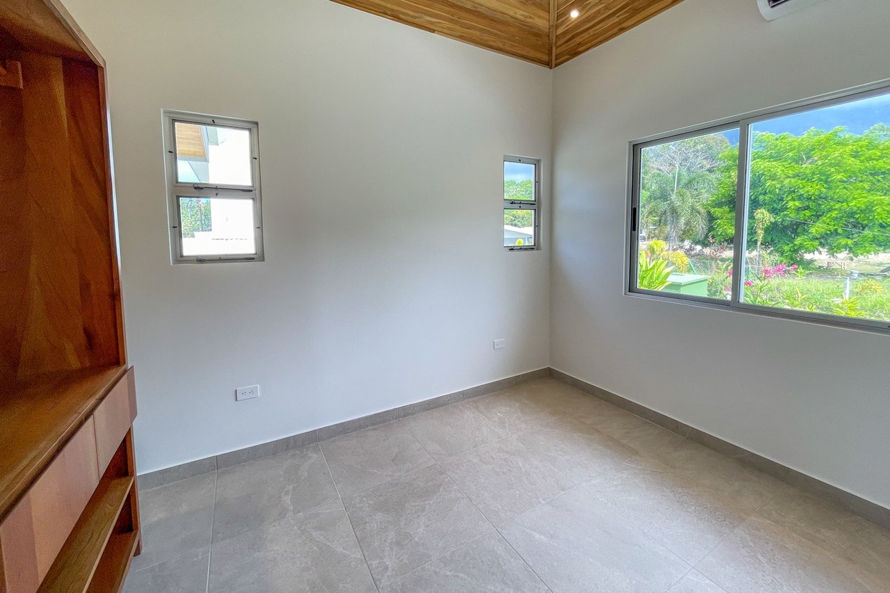 Low-Maintenance 3-Bedroom Villa With Pool & Peaceful Terraza On Calle Buganvillea In Ojochal Costa Rica