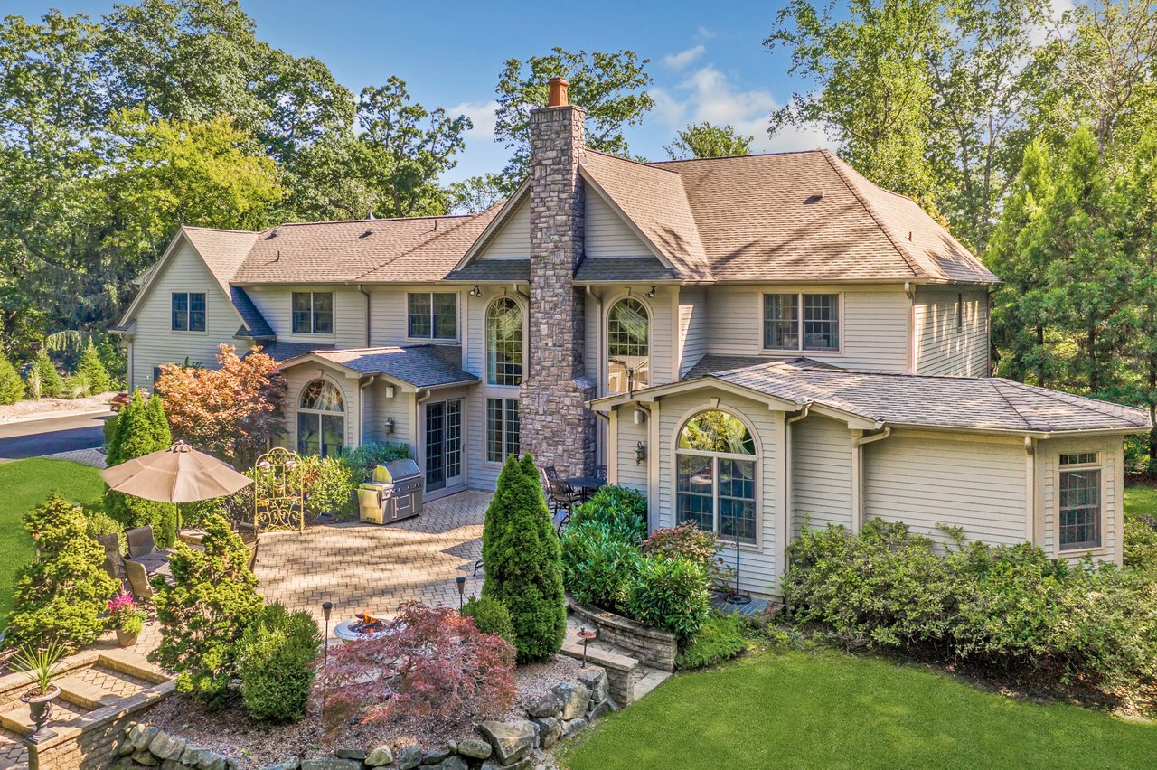 8 Glenbrook Drive