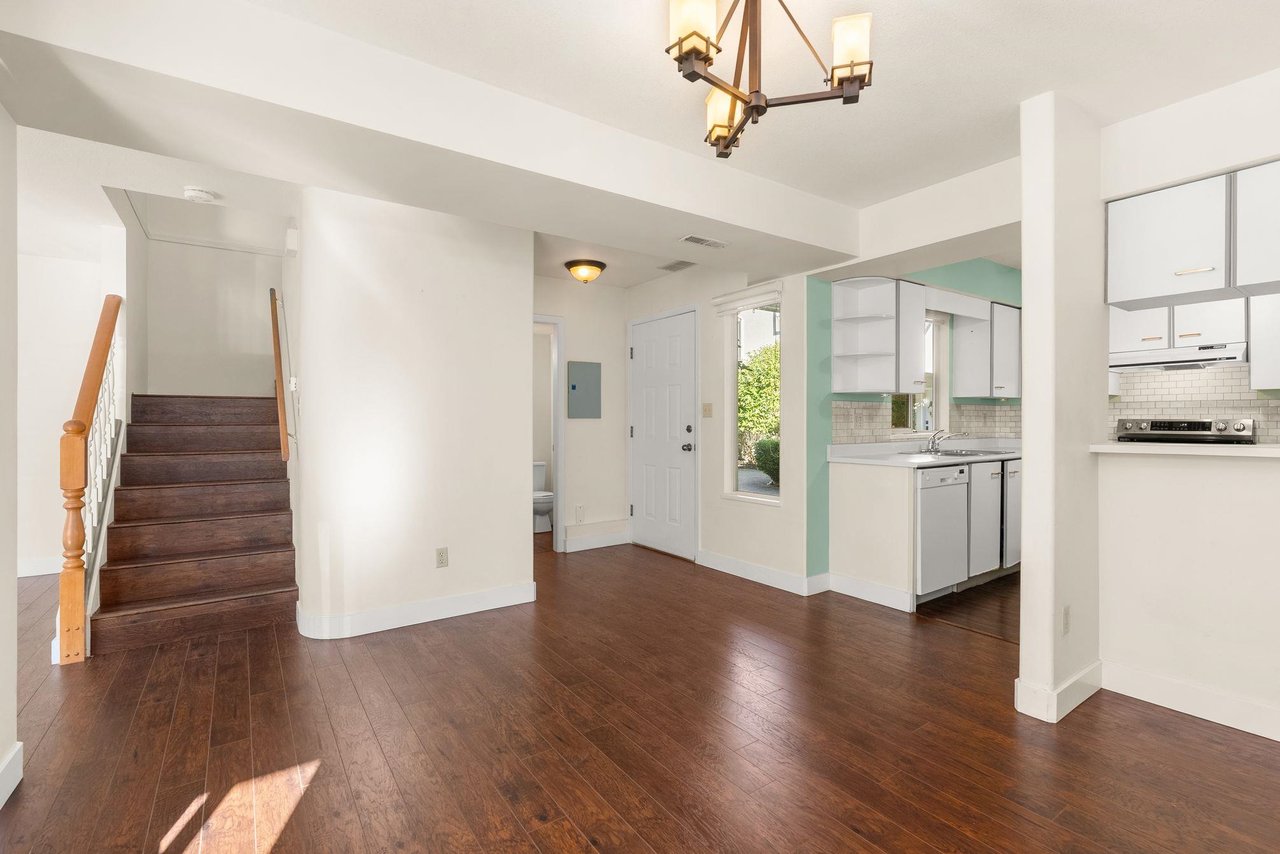 5-4890 48 Ave