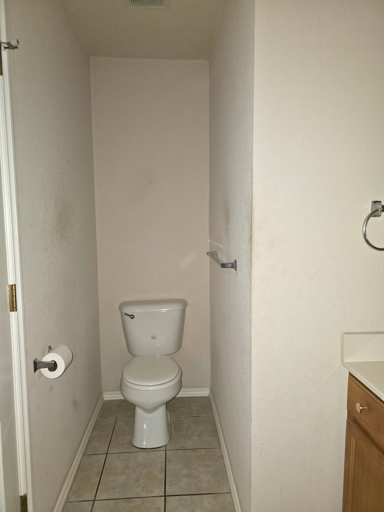 $500 toward first month's rent if leased by October! 1240 Kingston Road