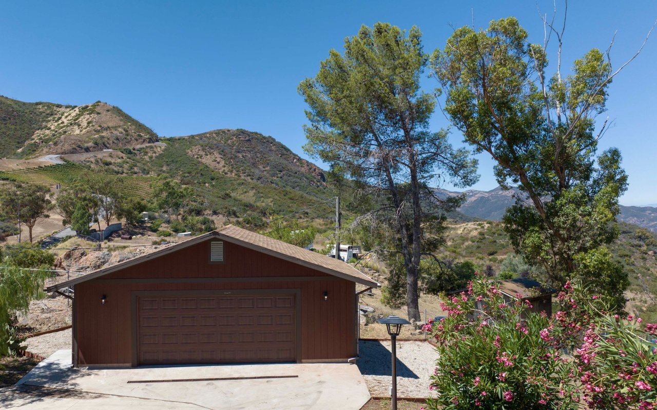 33007 Mulholland Hwy