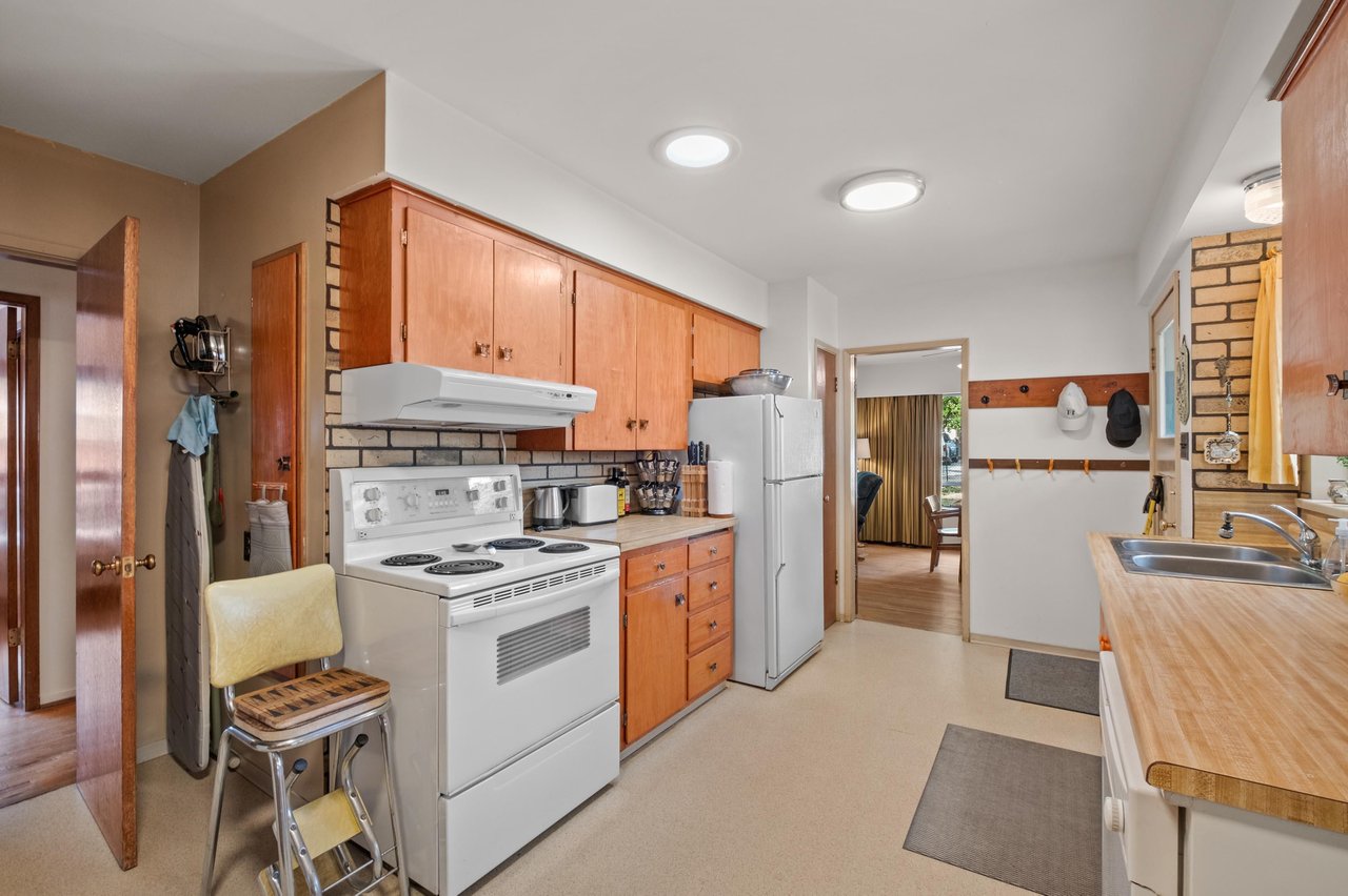 2239 Windridge Dr