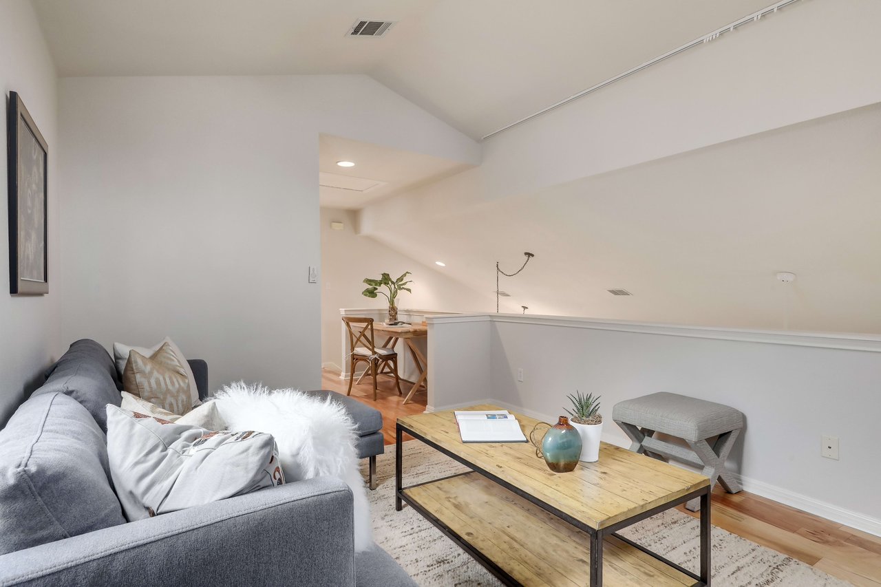 1011 Brodie St #27