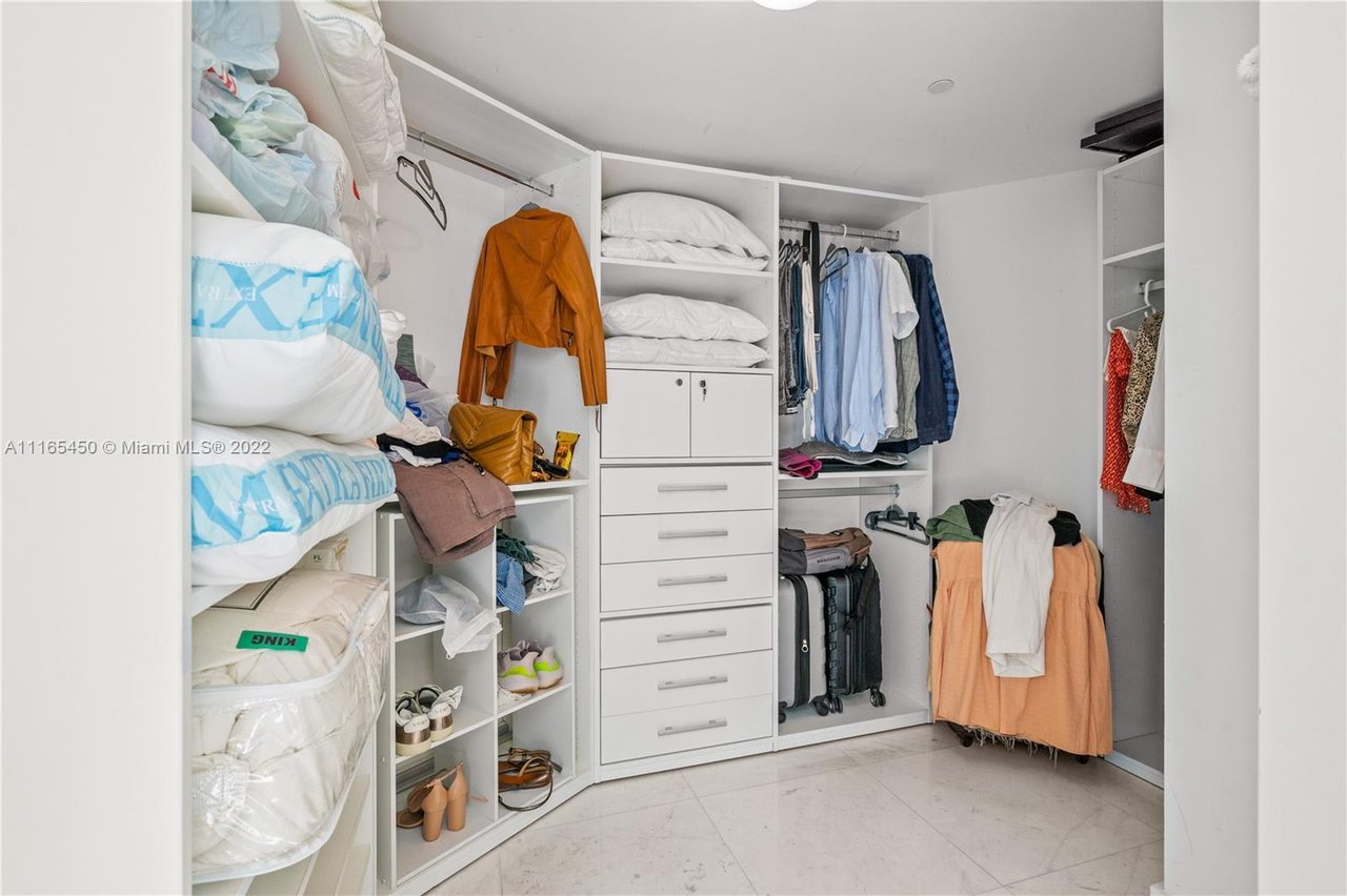 17201 Collins Ave #3708 Sunny Isles FL