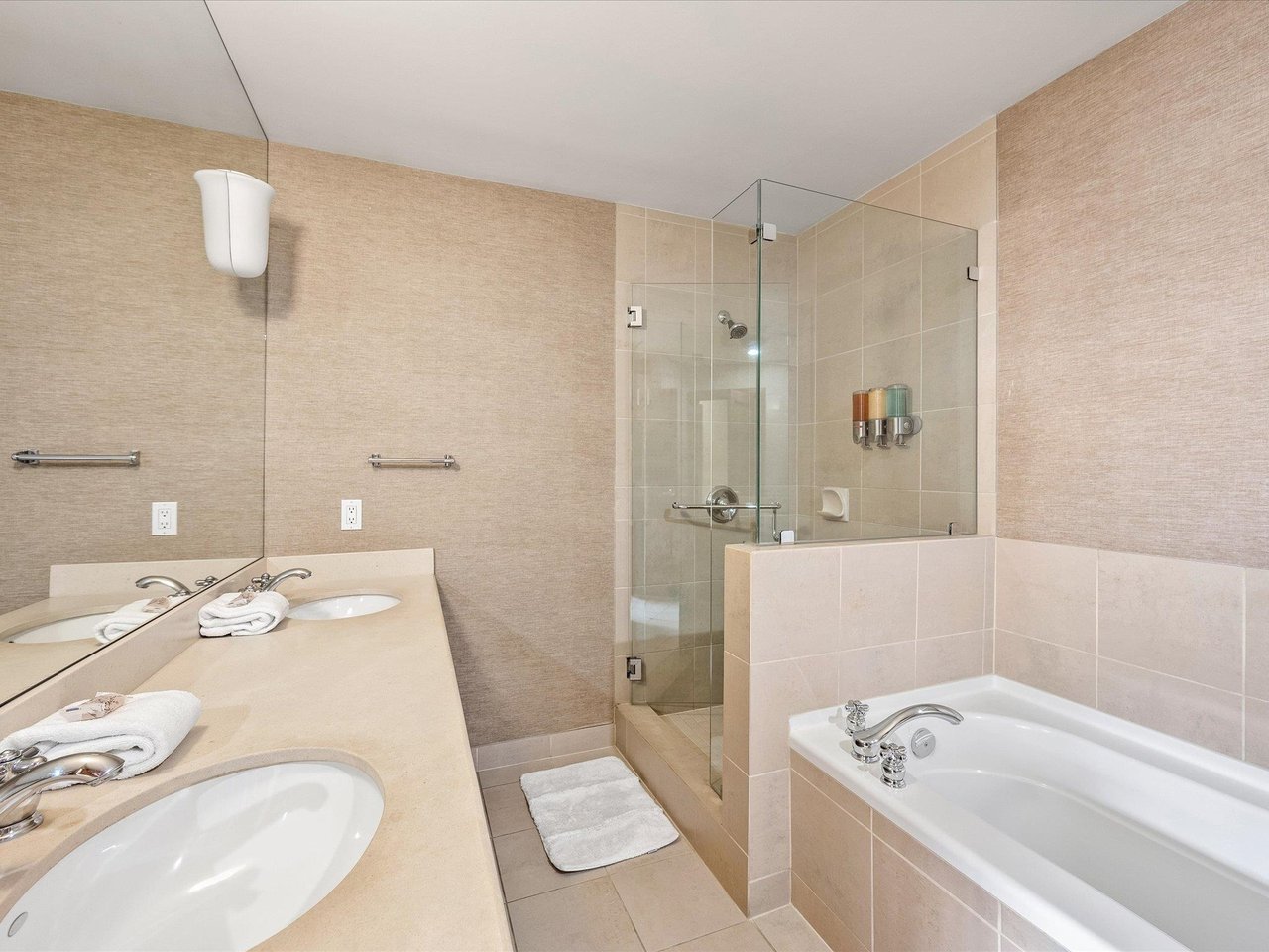 4823 Casabella Cres