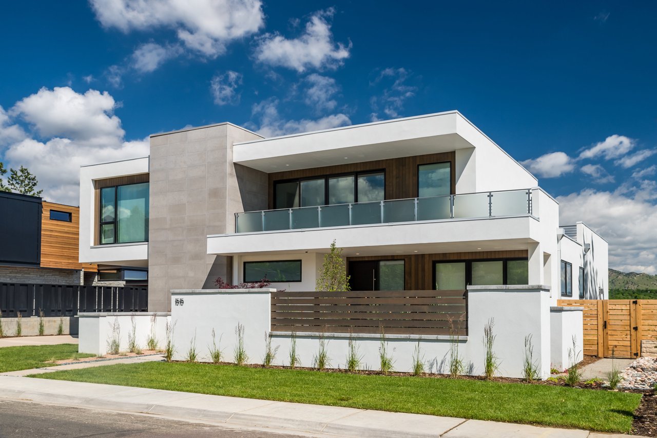 1515 Sunset Blvd