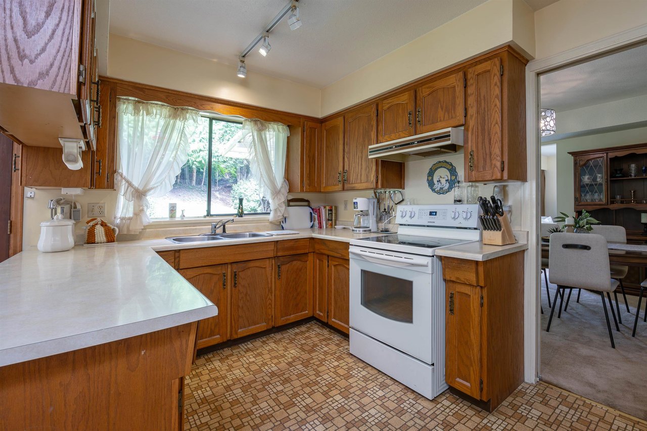 864 Wellington Dr