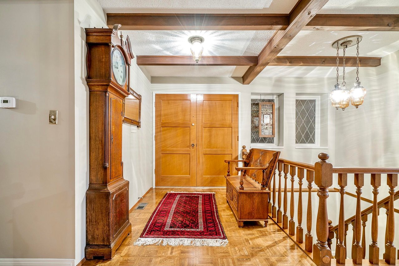 209 Rondoval Cres