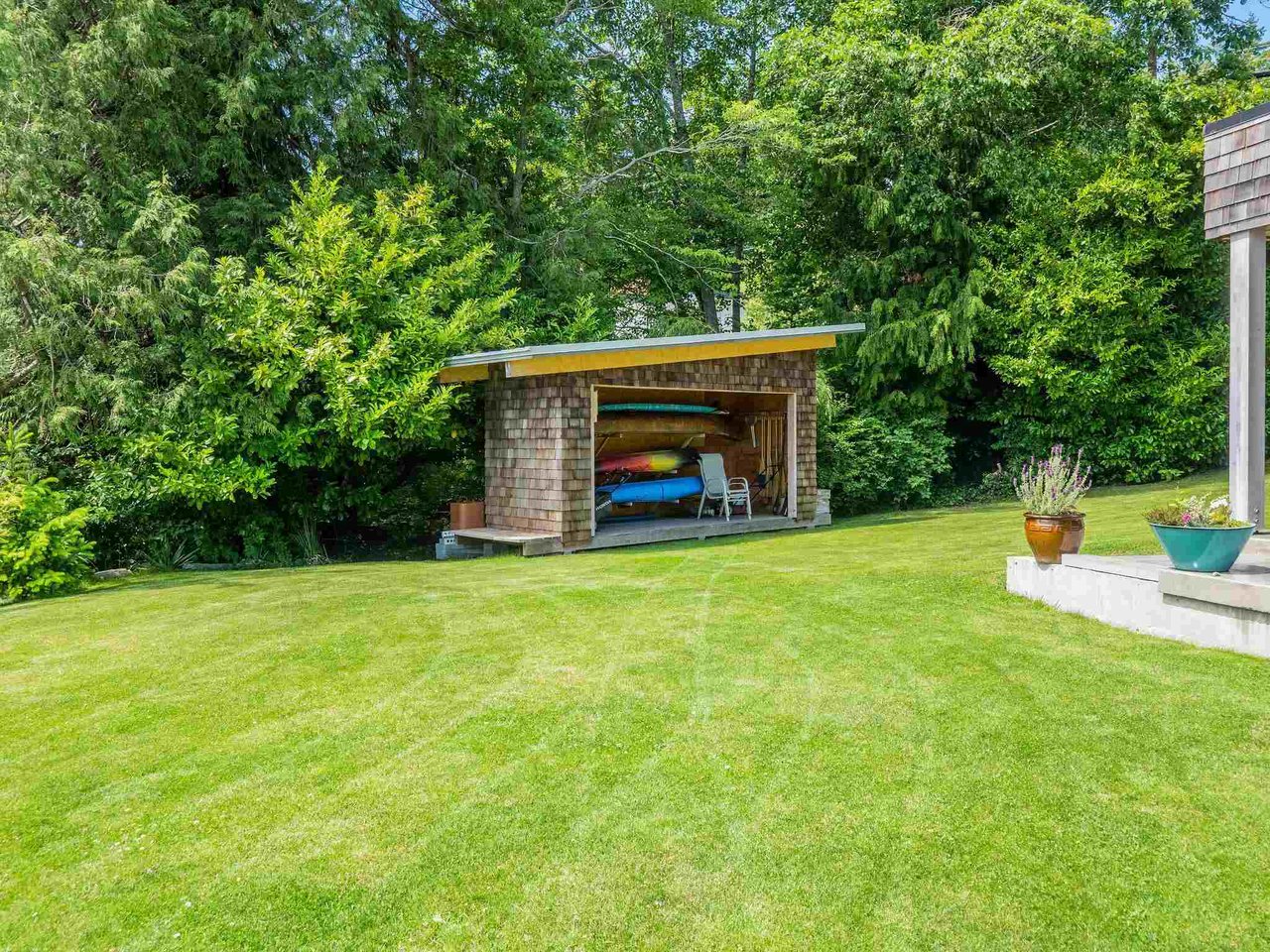 6547 Sunshine Coast Hwy
