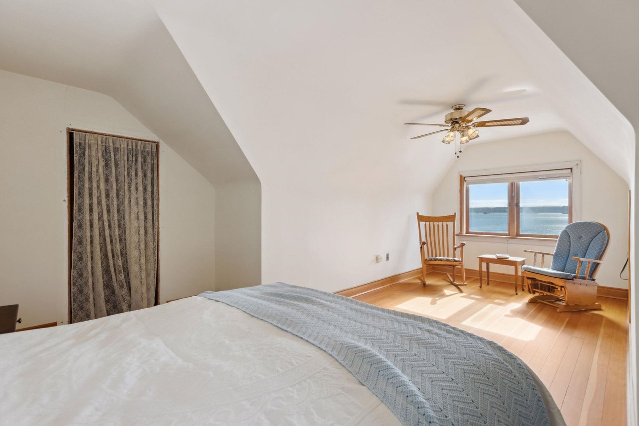 3379 Marine Dr