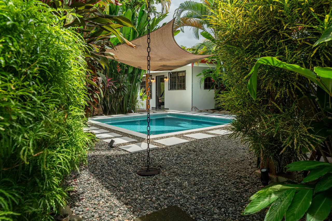 Uvita Garden Villa and Casita, 4 Bedrooms Total, Walking Distance To All