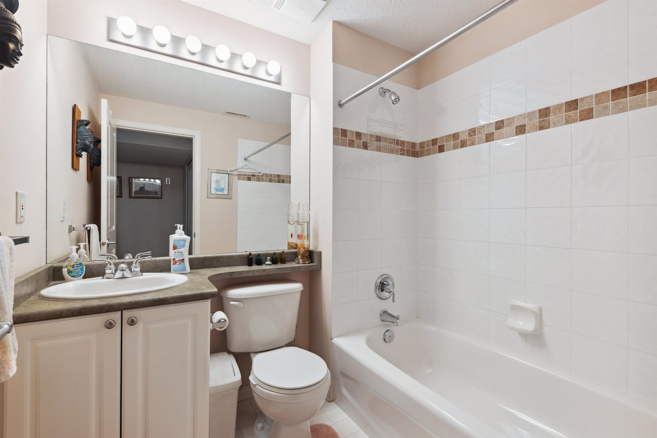49-17097 64 Avenue, Surrey