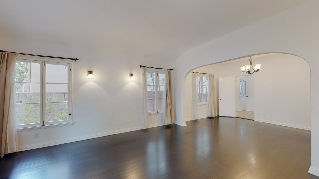 128 S Oakhurst Drive, Beverly Hills