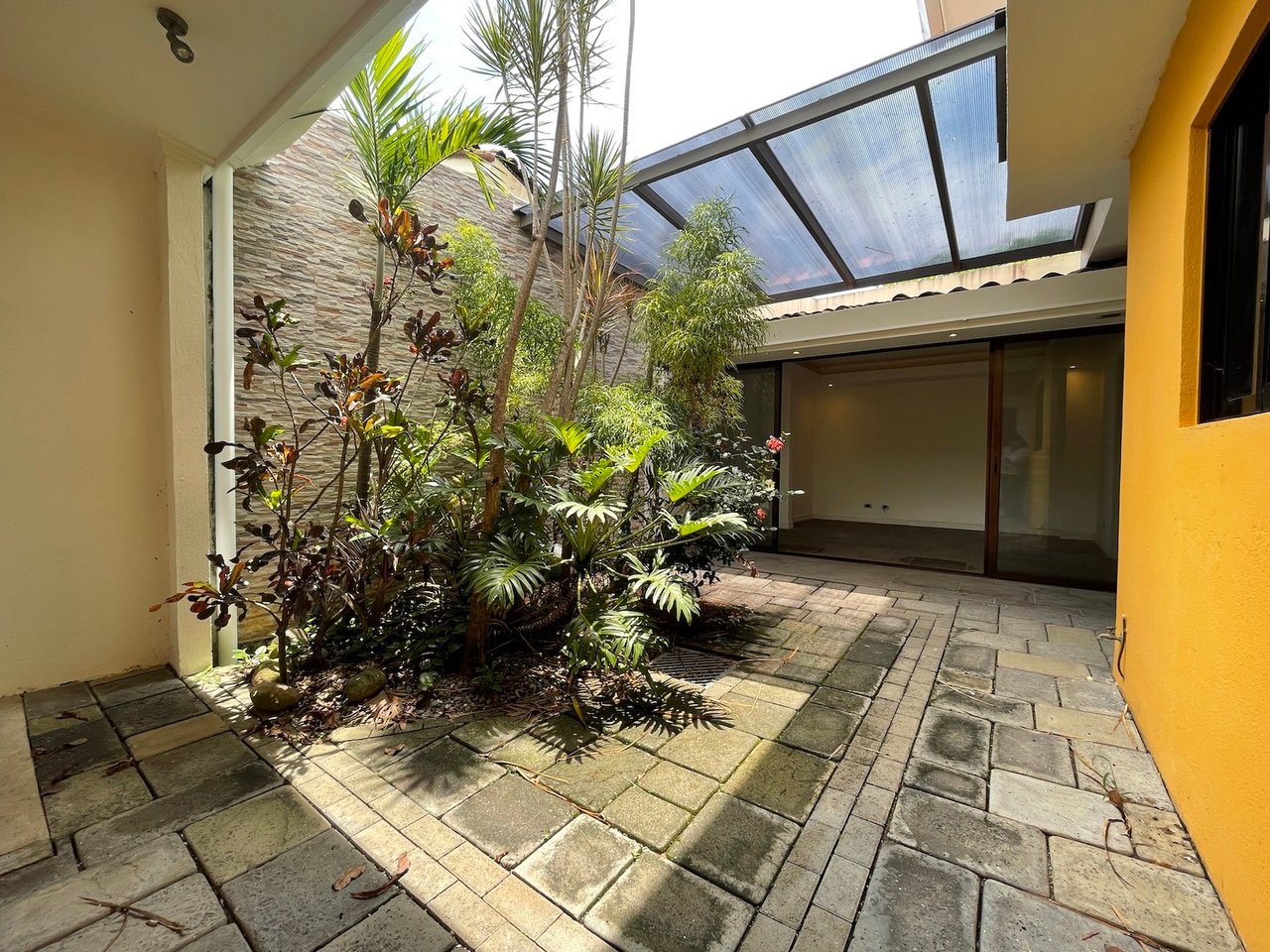 Modern Colonial Townhouse, Ciudad Colon, San Jose