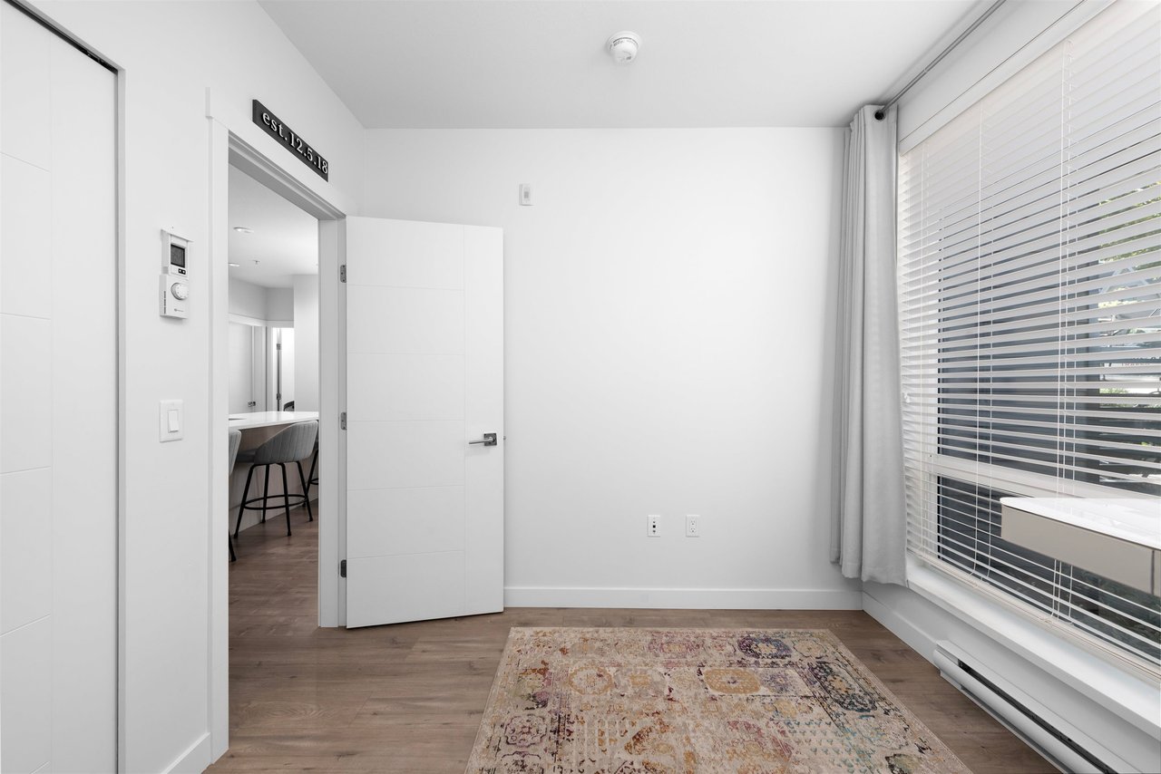 105-707 Como Lake Ave
