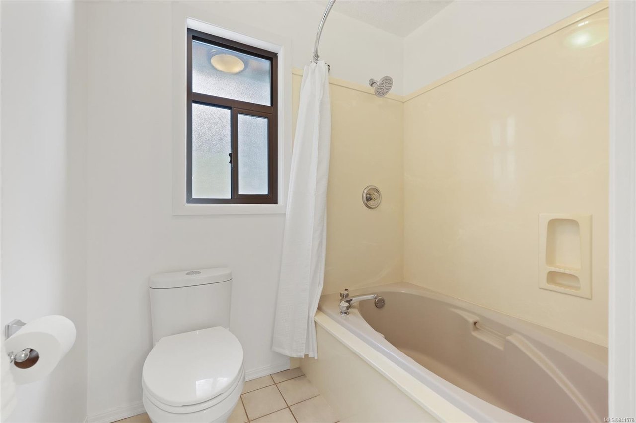 4527 Emily Carr Dr