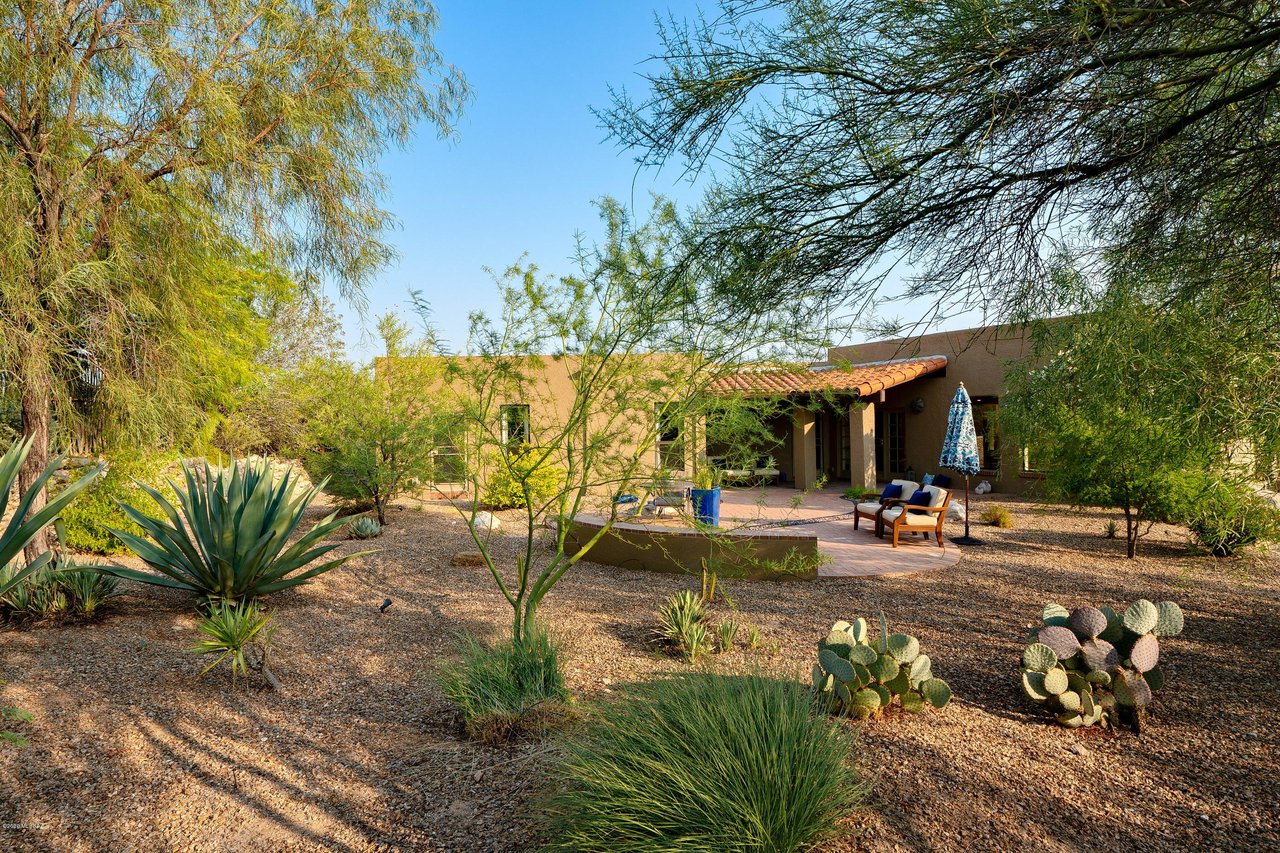Stunning Las Alturas Contemporary