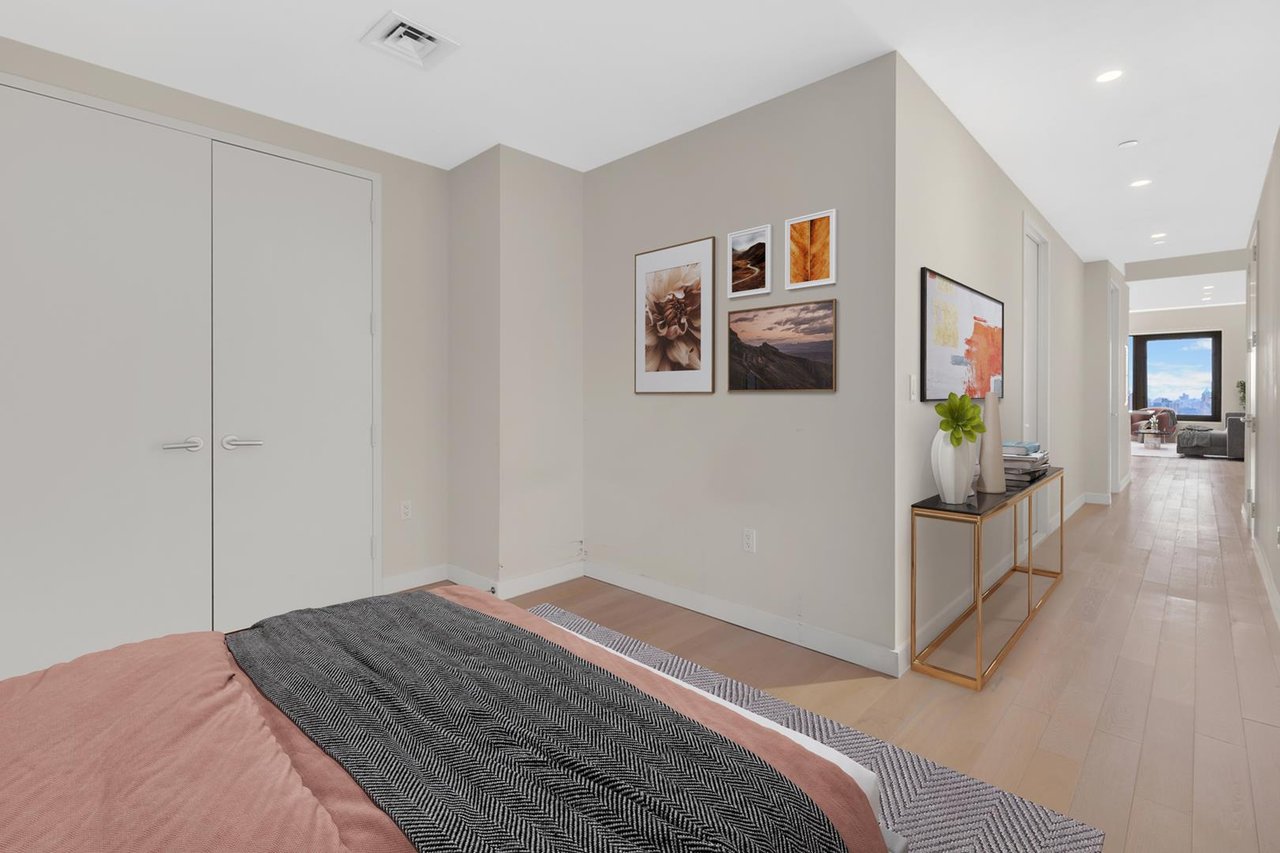 75 Wall Street, Apt 33-A