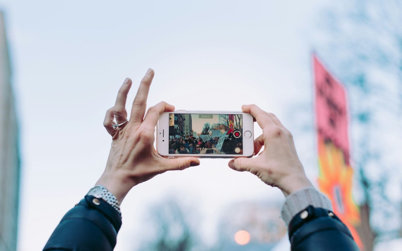 First Birthday Photography Using Your iPhone: Claire Turns One!